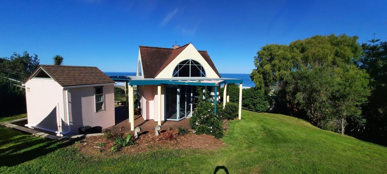 The Quarters Ocean-View Chalet Gisborne Zewnętrze zdjęcie